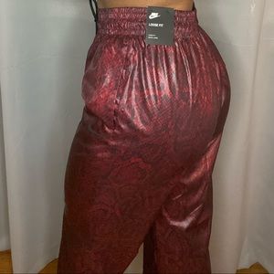 Nike, XS, Burgundy snakeskin pattern